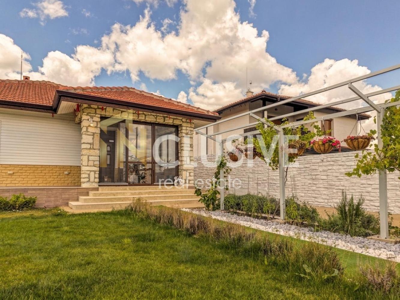 Продава КЪЩА, с. Калиманци, област Варна, снимка 2 - Къщи - 56067522