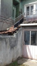 Продава КЪЩА, област Перник, с. Лобош • 79999 лв. • 56486800 — Holmes.bg