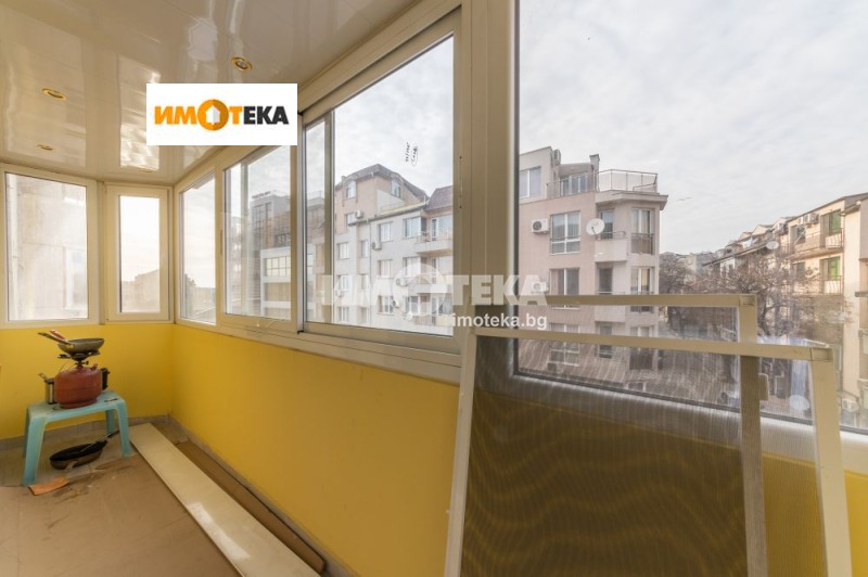 Продава МНОГОСТАЕН, гр. Варна, Център, снимка 14 - Aпартаменти - 47952821