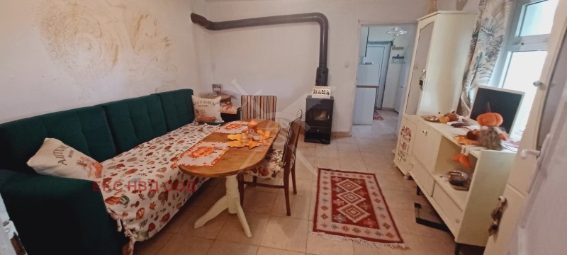 Продава КЪЩА, с. Селци, област Пловдив, снимка 8 - Къщи - 52383938