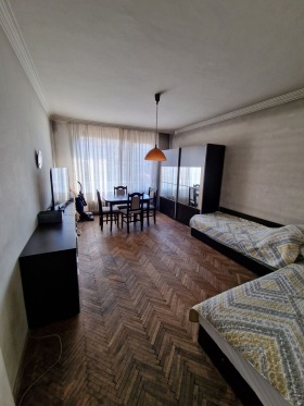 3 camere da letto Meditsinska akademiia, Sofia 1