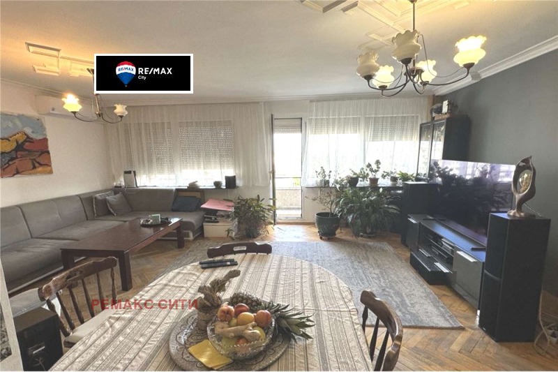 In vendita  2 camere da letto Sofia , Banishora , 105 mq | 70590361