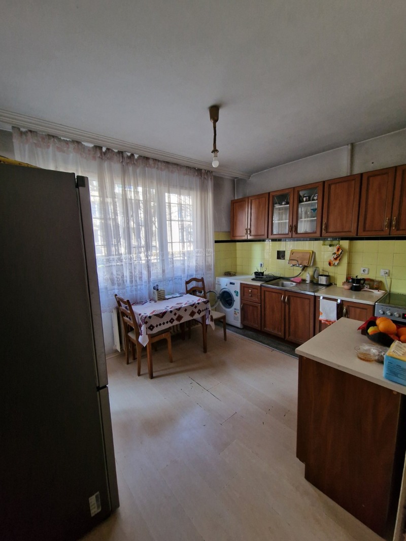 Продава 4-СТАЕН, гр. София, Медицинска академия, снимка 4 - Aпартаменти - 48992850