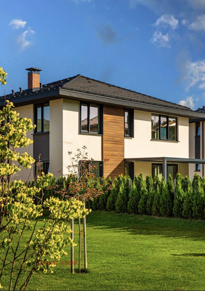 Продава КЪЩА, град София, с. Владая • 547990 € / 1071775.28 лв. • 59839266 1