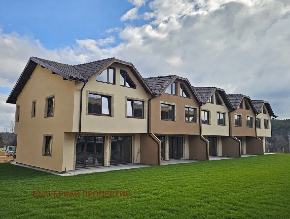 Продава КЪЩА, с. Нови хан, област София област