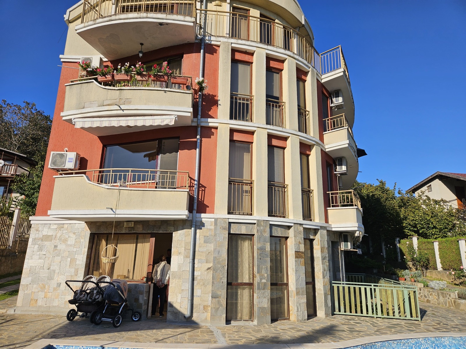 Продава АТЕЛИЕ, ТАВАН | Imot.bg — изображение 1