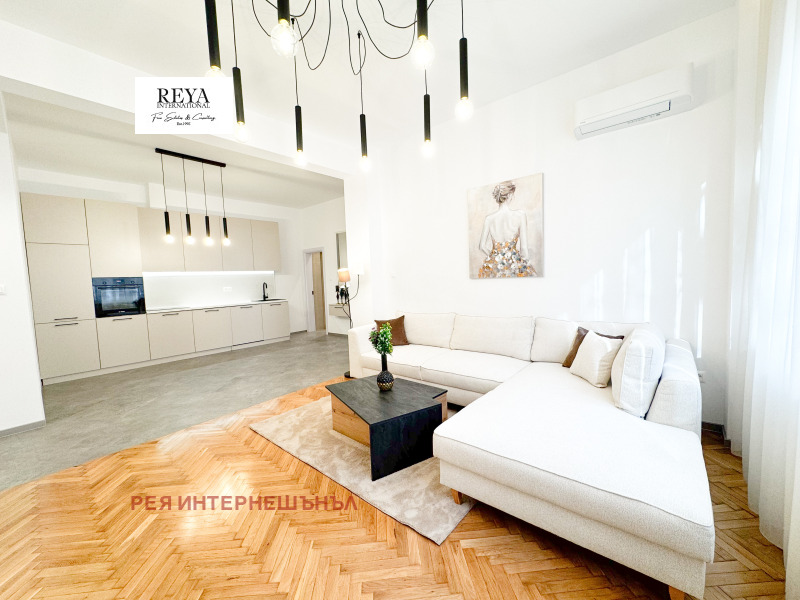 Продава 3-СТАЕН, гр. София, Център, снимка 2 - Апартаменти - 52503782