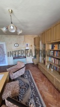 Продава 4-СТАЕН, гр. Добрич, Център, снимка 2