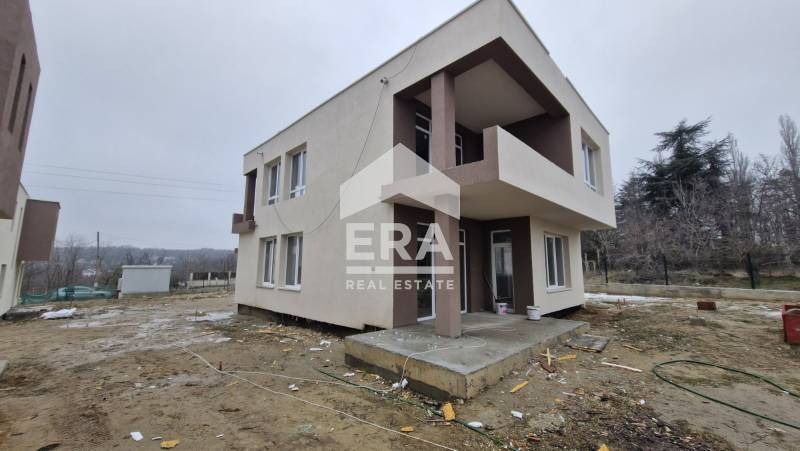 Продава КЪЩА, гр. Варна, м-т Боровец - юг, снимка 2 - Къщи - 49315543