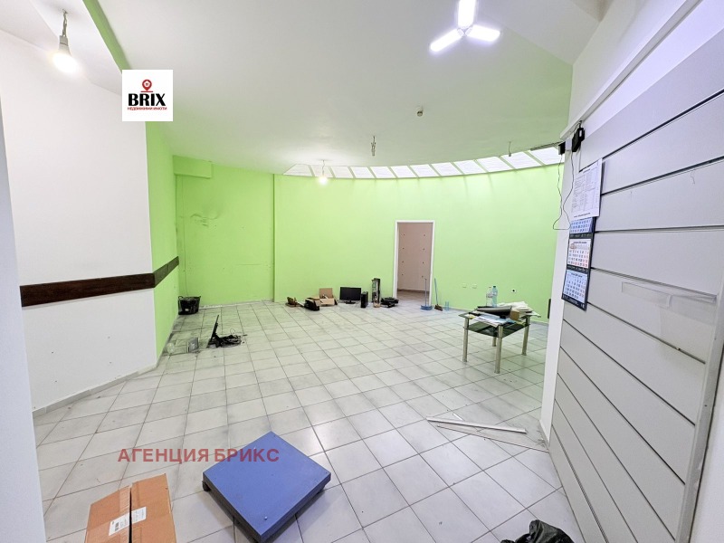 Продава МАГАЗИН в град Русе, Център - 88 кв.м / 41 500 € » 81 166.95 лв., АГЕНЦИЯ БРИКС