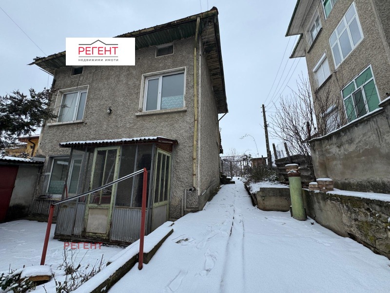 Продава КЪЩА, гр. Павликени, област Велико Търново, снимка 3 - Къщи - 53110981