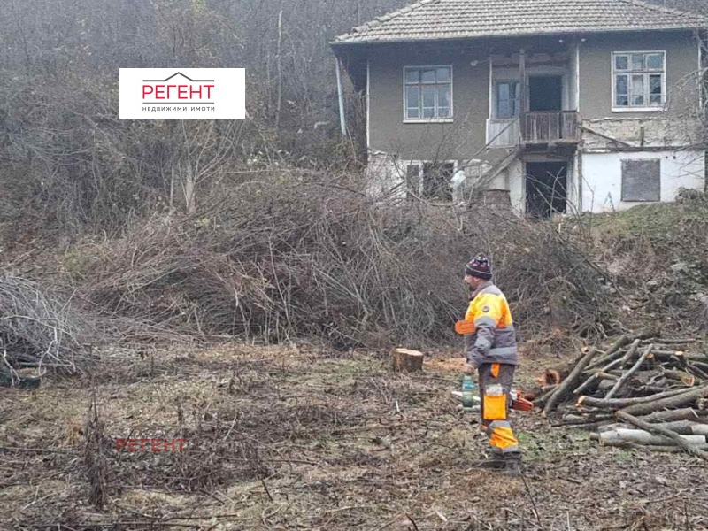 Продава КЪЩА, с. Емен, област Велико Търново, снимка 2 - Къщи - 53559713