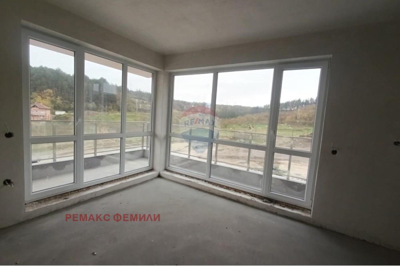 Продава 2-СТАЕН в град Варна, Аспарухово - 69 кв.м / 89 000 € » 174 068.87 лв., РЕМАКС ФЕМИЛИ