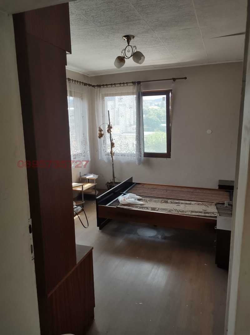 Продава ЕТАЖ ОТ КЪЩА, гр. Велики Преслав, област Шумен, снимка 5 - Етаж от къща - 53328486