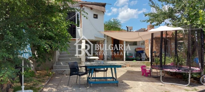 Продава КЪЩА, гр. Карнобат, област Бургас