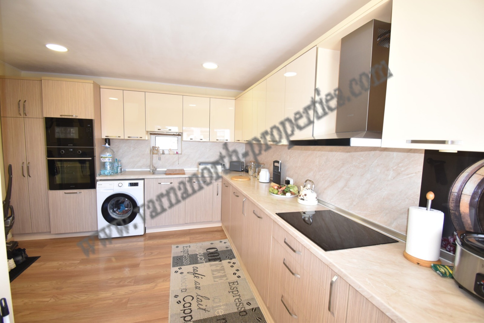 Продава КЪЩА, гр. Балчик, област Добрич, снимка 4 - Къщи - 54679779