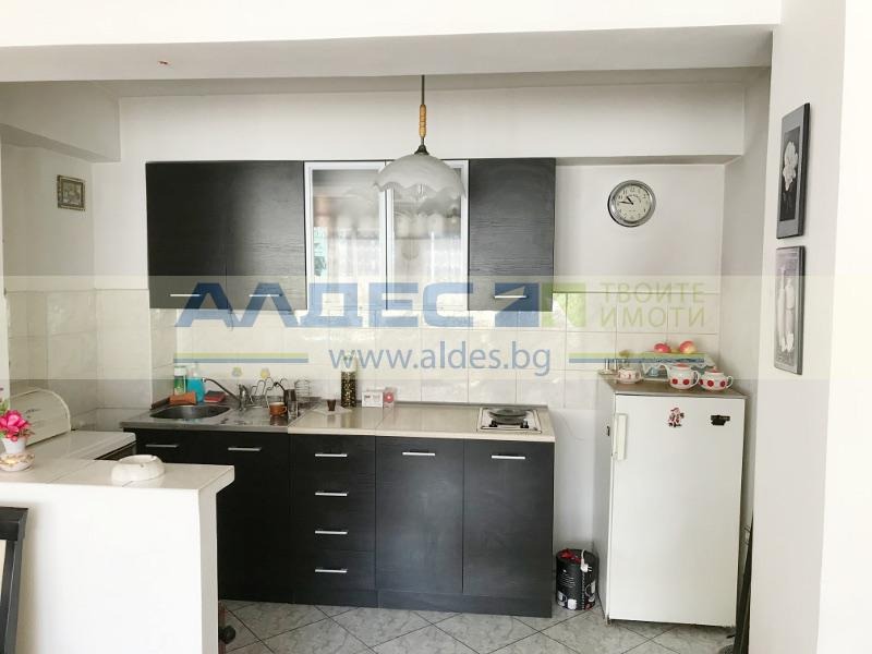 Продава 4-СТАЕН, гр. София, Лагера, снимка 4 - Апартаменти - 52812449