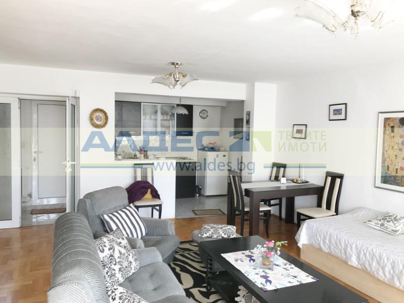 Продава 4-СТАЕН, гр. София, Лагера, снимка 2 - Апартаменти - 52812449