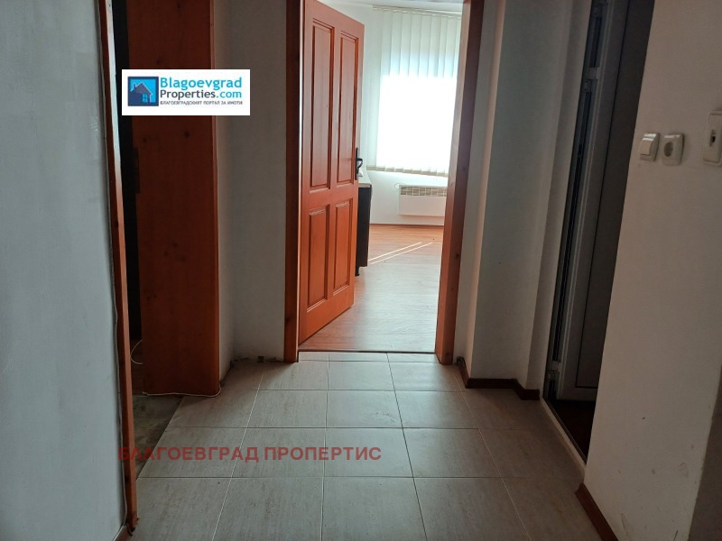 Продава  3-стаен град Благоевград , Широк център , 100 кв.м | 29190814 - изображение [5]