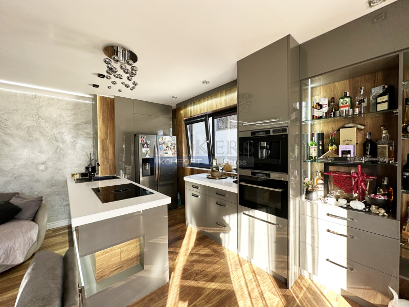 Продава 3-СТАЕН, гр. Варна, Бриз, снимка 3 - Апартаменти - 52692128