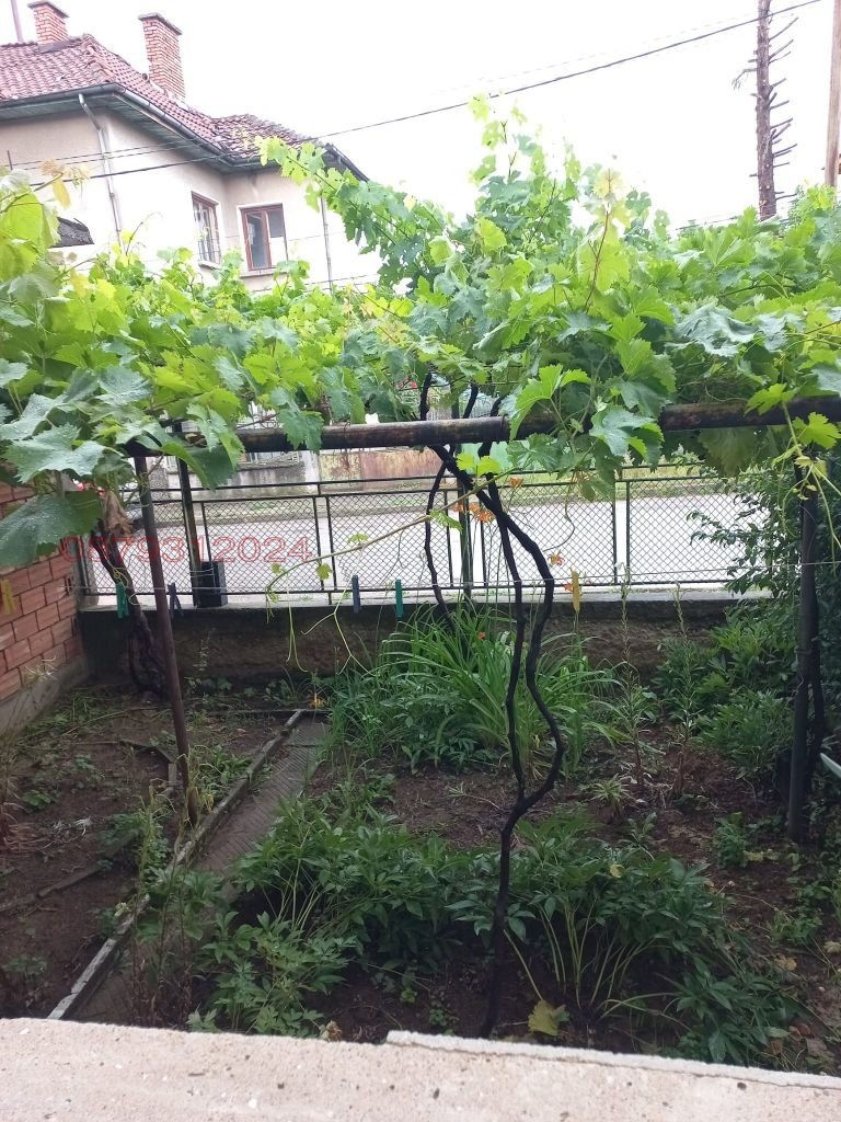 Продава ЕТАЖ ОТ КЪЩА, гр. Ловеч, Гозница, снимка 10 - Етаж от къща - 53205010