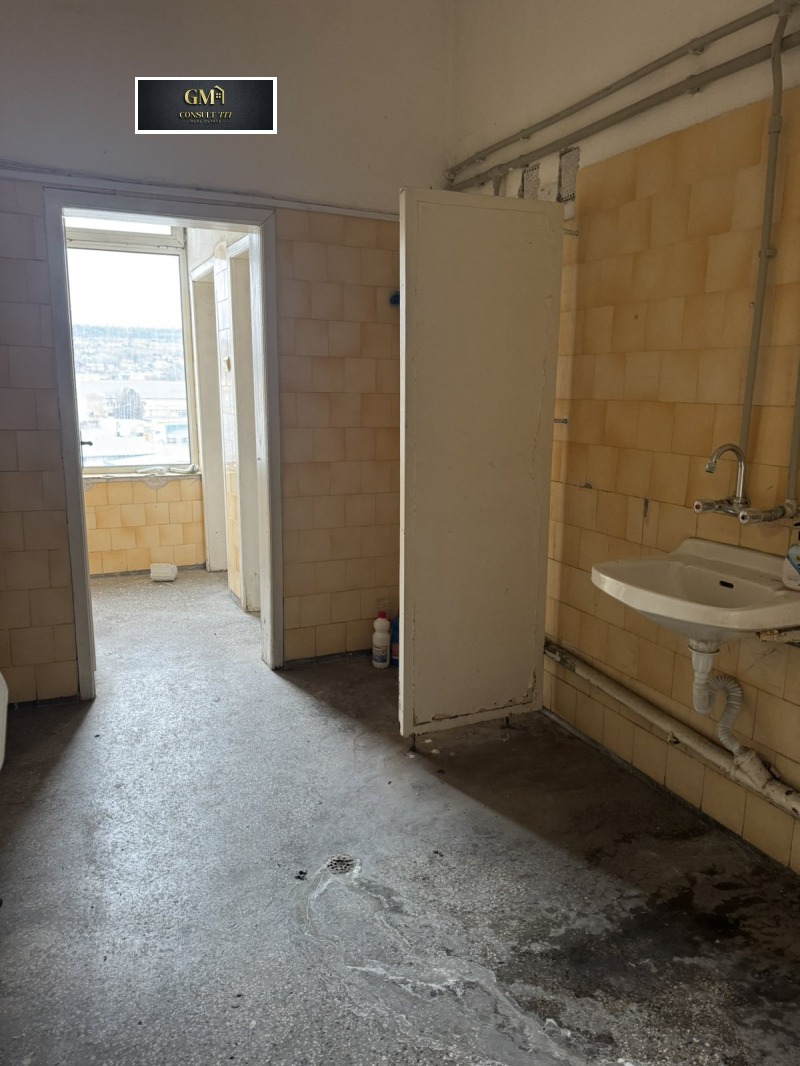 Продава ПРОМ. ПОМЕЩЕНИЕ, гр. Плевен, Широк център, снимка 14 - Производствени сгради - 53284963