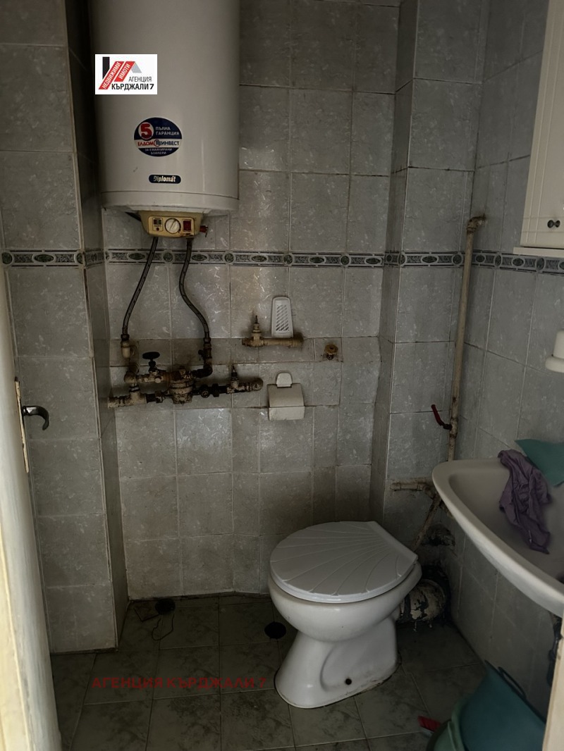 Продава  3-стаен град Кърджали , Център , 70 кв.м | 12959983 - изображение [17]