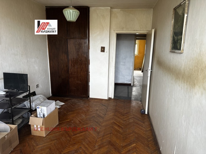 Продава  3-стаен град Кърджали , Център , 70 кв.м | 12959983 - изображение [15]