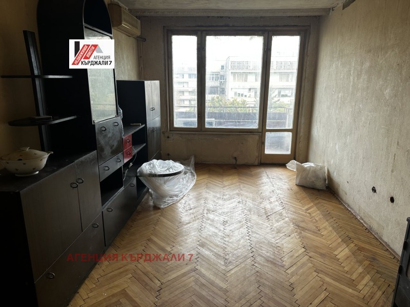 Продава  3-стаен град Кърджали , Център , 70 кв.м | 12959983