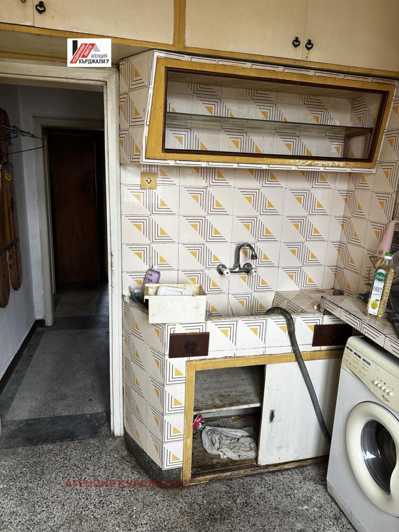Продава  3-стаен град Кърджали , Център , 70 кв.м | 12959983 - изображение [6]