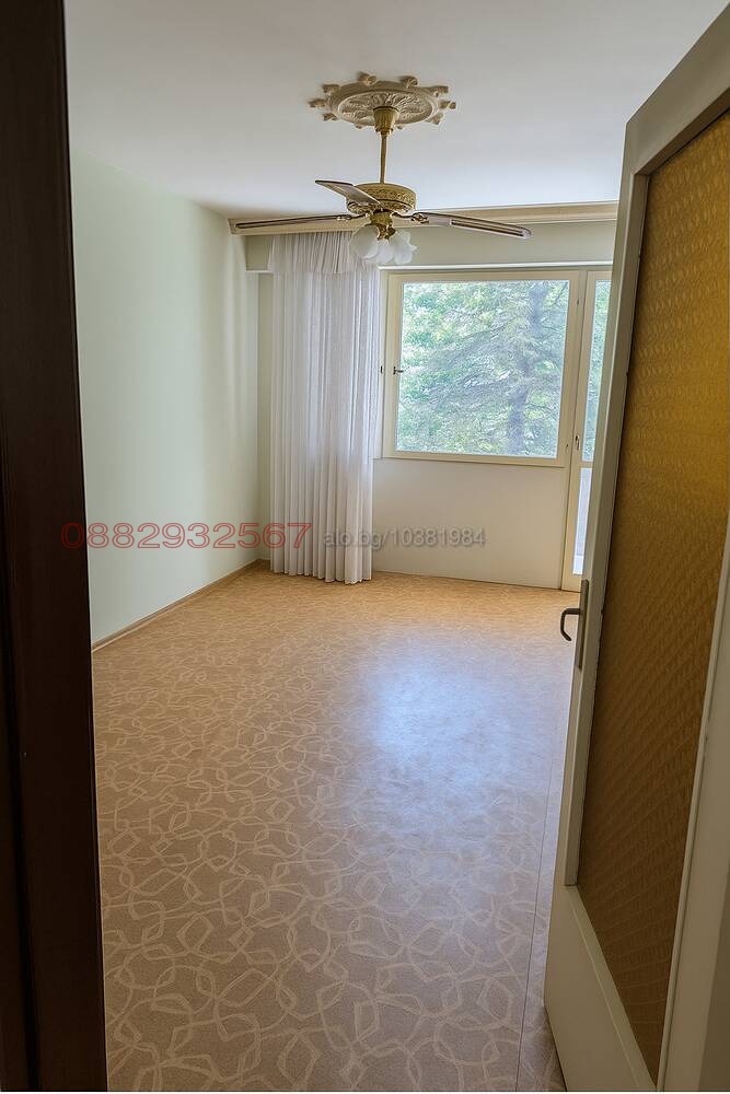 Продава МНОГОСТАЕН, с. Крушари, област Добрич