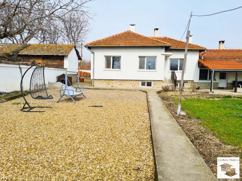 Продава КЪЩА в област Велико Търново, с. Раданово - 160 кв.м / 95 000 € » 185 803.85 лв., СЕНТЧЪРИ ХОУМС