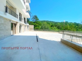 Продажба на четеристайни апартаменти в град Варна - изображение 20 