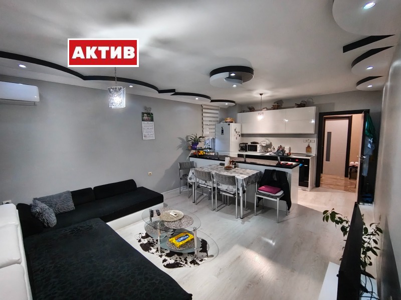 Продава 2-СТАЕН, гр. Търговище, Център, снимка 4 - Апартаменти - 53581312