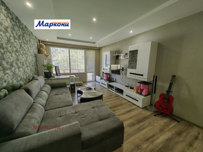 In vendita  2 camere da letto Pernik , Moshino , 68 mq | 25862308