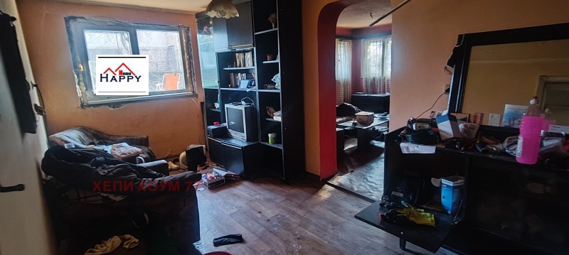 Продава ЕТАЖ ОТ КЪЩА, гр. София, Сухата река, снимка 2 - Етаж от къща - 53116719