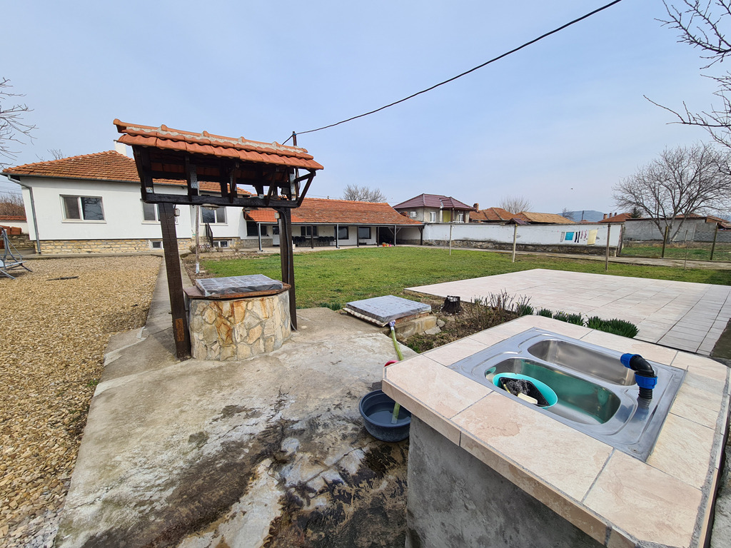 Продава КЪЩА, с. Раданово, област Велико Търново, снимка 14 - Къщи - 53778279