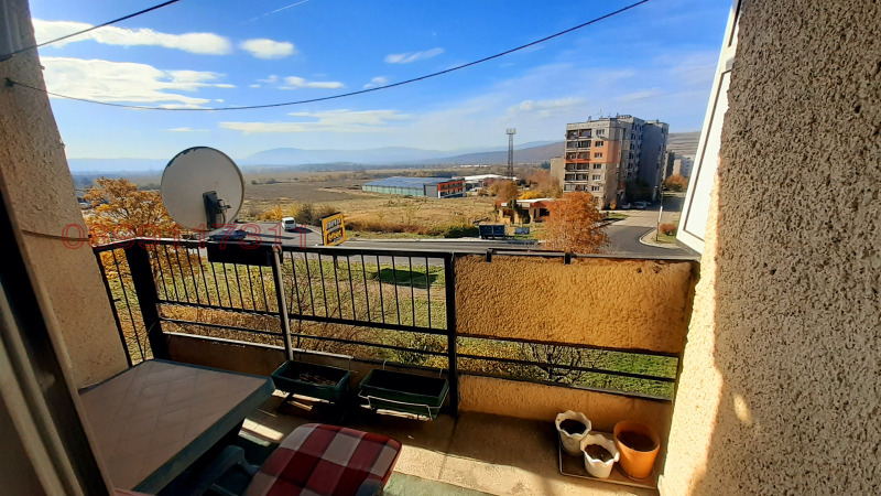 Продава 2-СТАЕН, гр. Радомир, област Перник, снимка 6 - Апартаменти - 52623317