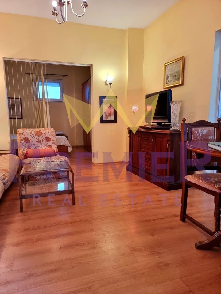 Продава КЪЩА, гр. Варна, Център, снимка 2 - Къщи - 53121869