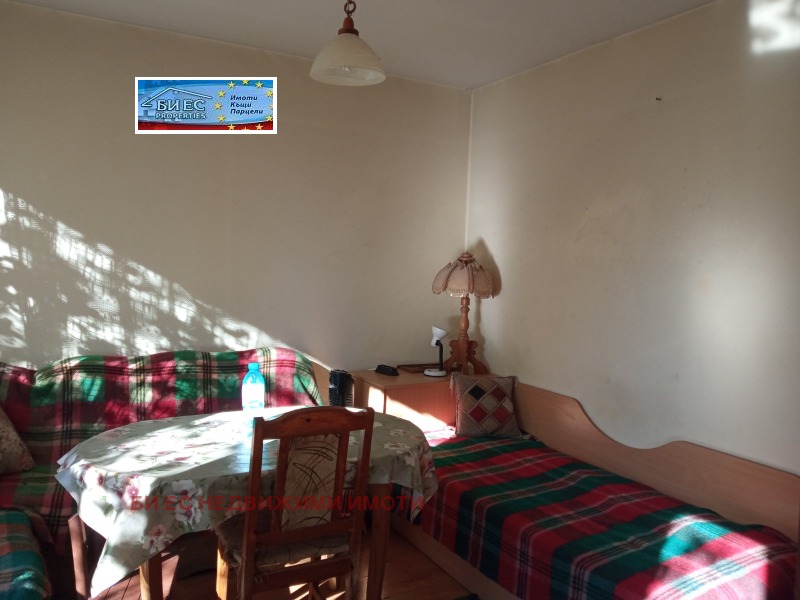 Продава КЪЩА, гр. Ботевград, област София област, снимка 2 - Къщи - 52468204