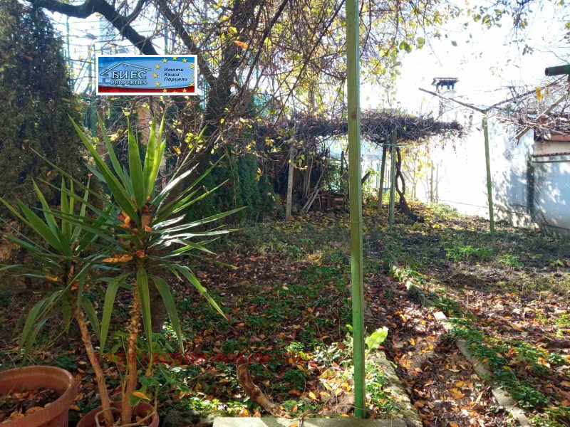 Продава КЪЩА, гр. Ботевград, област София област, снимка 2 - Къщи - 53127544