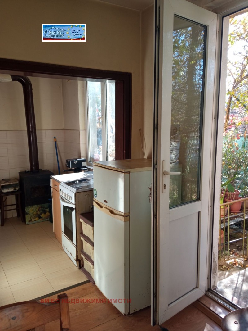 Продава КЪЩА, гр. Ботевград, област София област, снимка 3 - Къщи - 52468204