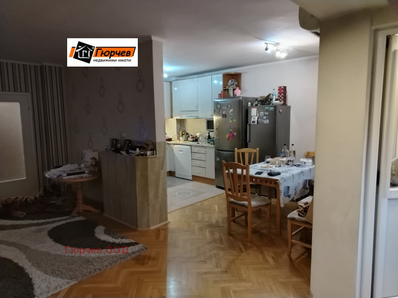 Zu verkaufen  2 Schlafzimmer Ruse , Zentar , 106 qm | 75900792 - Bild [2]