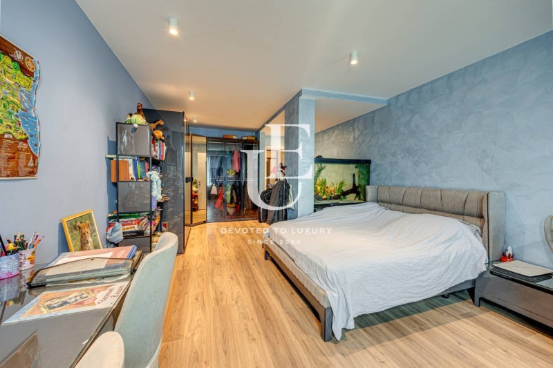 Продава  3-стаен град София , Център , 110 кв.м | 27805565