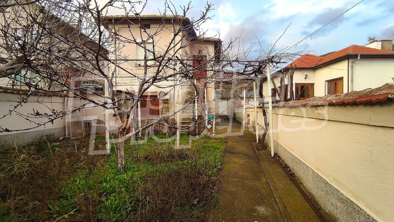 Продава КЪЩА в област Стара Загора, гр. Мъглиж - 130 кв.м / 79 900 € » 156 270.82 лв., БЪЛГЕРИАН ПРОПЕРТИС