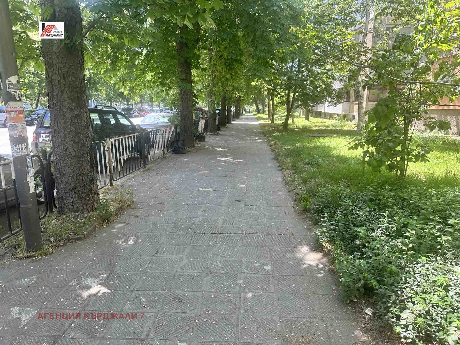 Продава 3-СТАЕН, гр. Кърджали, Център, снимка 12 - Апартаменти - 53979439