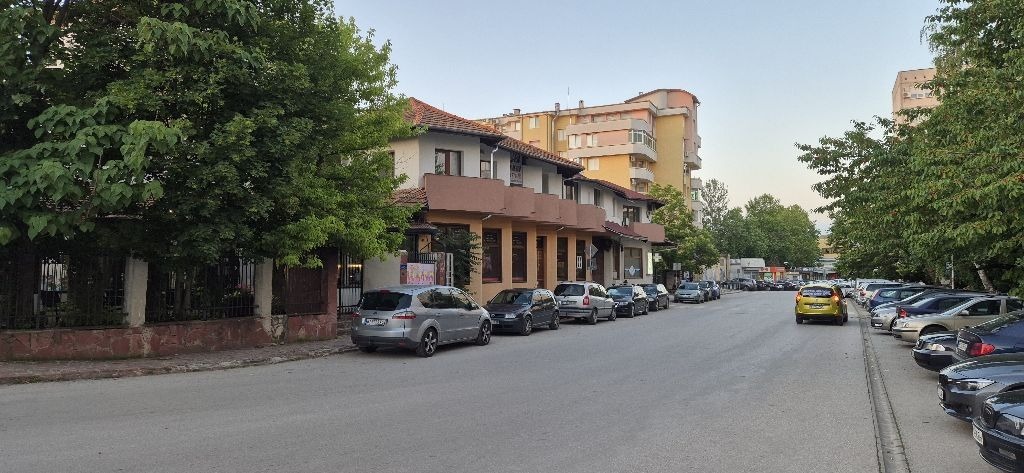 Продава МАГАЗИН, гр. Велико Търново, Бузлуджа, снимка 2 - Магазини - 46901095