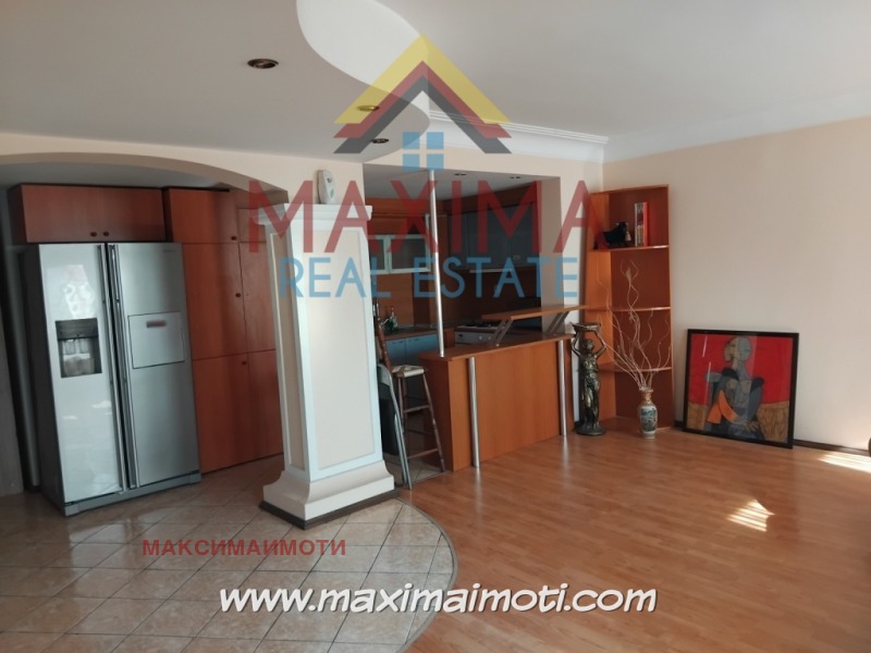 Eladó  2 hálószobás Plovdiv , Centar , 100 négyzetméter | 38084897