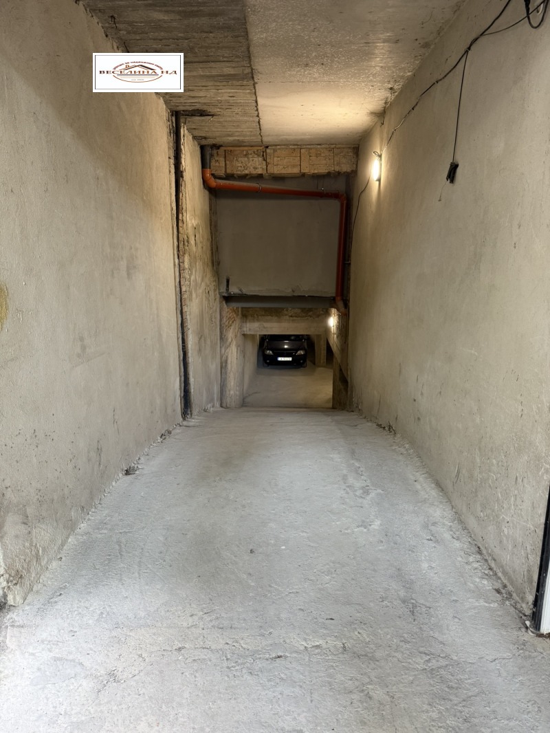 Продава ГАРАЖ, ПАРКОМЯСТО, гр. Варна, Център, снимка 3 - Гаражи и паркоместа - 53043552