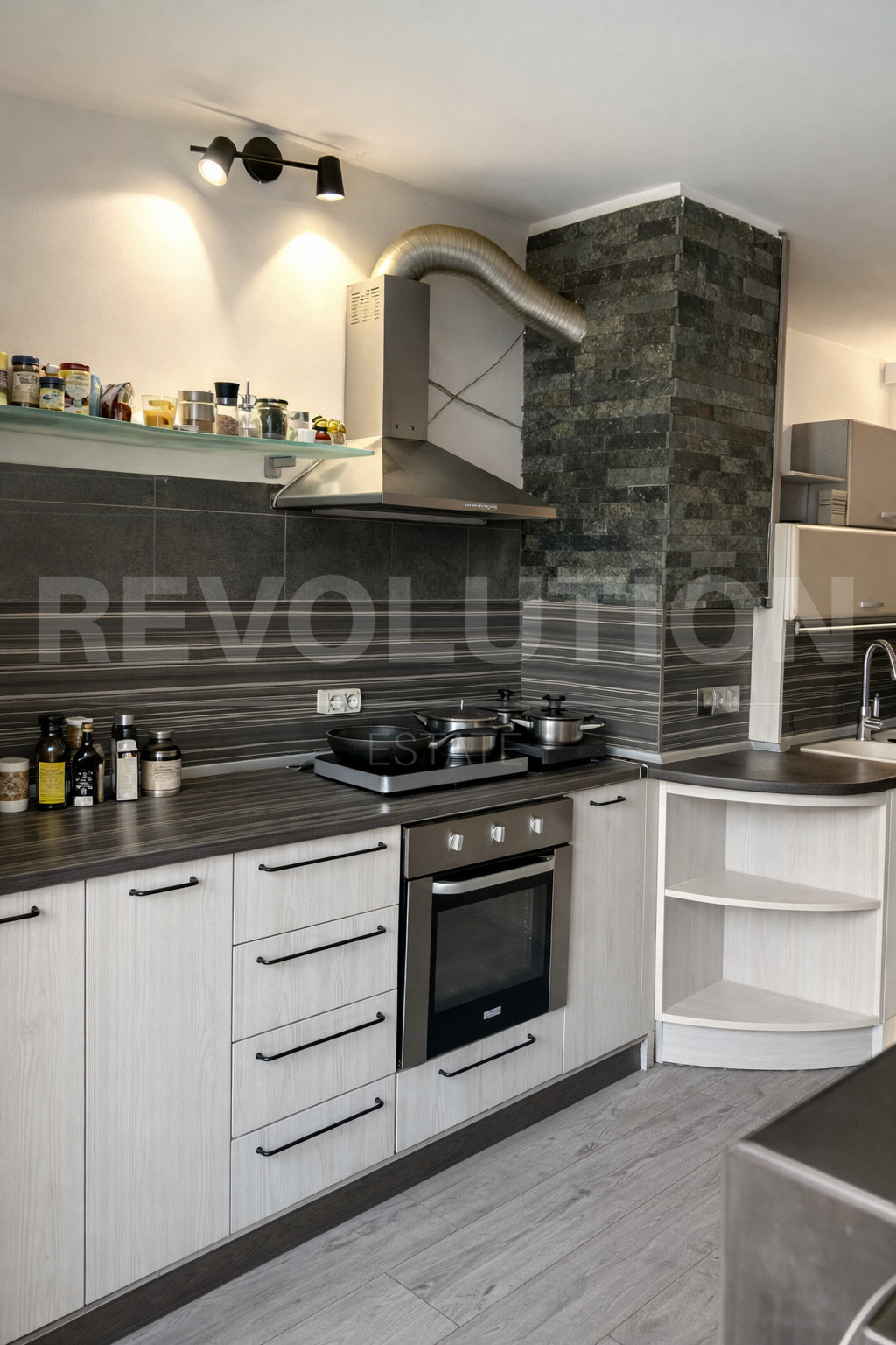 Продава МНОГОСТАЕН, гр. София, Дървеница, снимка 2 - Апартаменти - 52885310